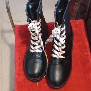 Black Lace-Up Women's Boots